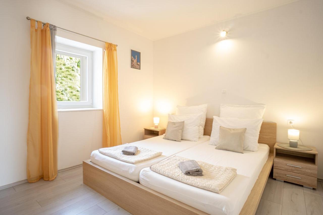 Modern Oceanview Apartment Metajna Exterior photo